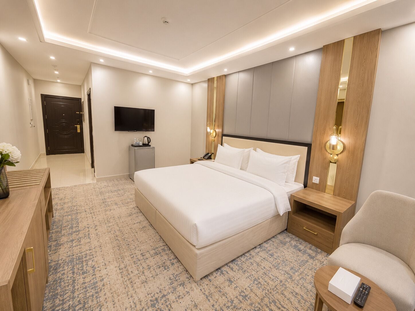 Egyptian cotton sheets, premium bedding, pillow-top beds, in-room safe