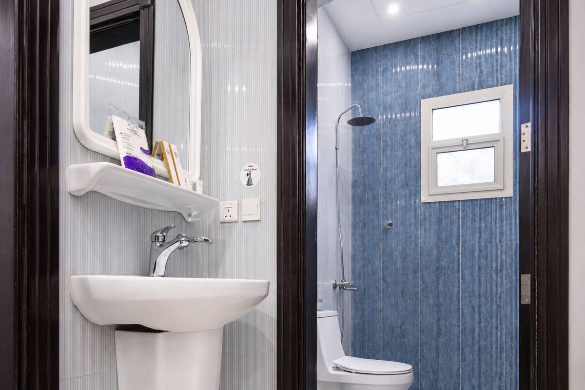 Separate bathtub and shower, hair dryer, bidet, towels