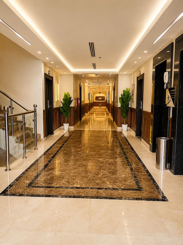 Handrails in hallways - Jwana Hotel (Riyadh)