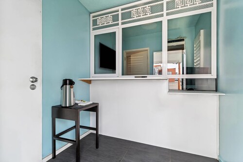 Rodeway Inn & Suites North Hollywood Burbank Airport - Universal Area