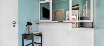 Rodeway Inn & Suites North Hollywood Burbank Airport - Universal Area