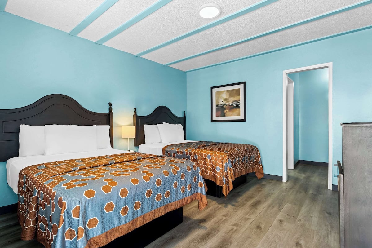 Standard Room, 2 Queen Beds, Non Smoking