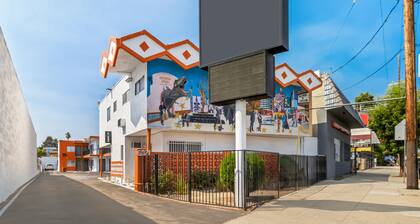 Rodeway Inn & Suites North Hollywood Burbank Airport - Universal Area