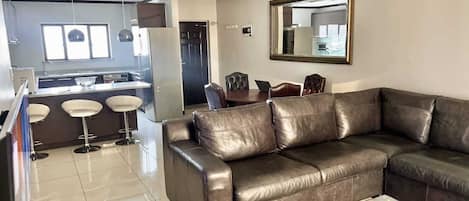 Apartment, 3 Bedrooms, Patio, Garden View | Lounge