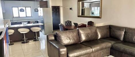 Apartemen, 3 kamar tidur, patio, pemandangan kebun | Lounge