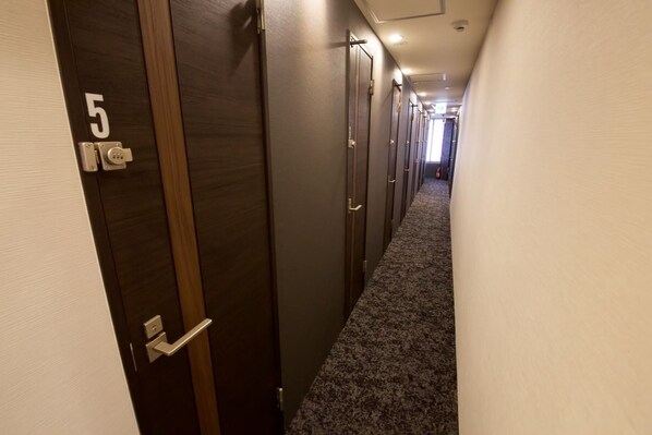 Hallway - smart room tokyo koiwa city - hostel (Tokyo)