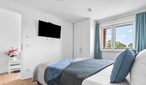 1 bedroom, iron/ironing board, travel cot, free WiFi