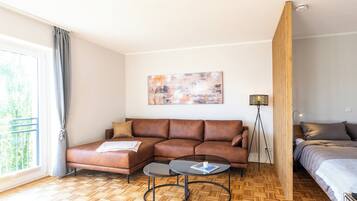 Fernseher, Tischtennisplatte