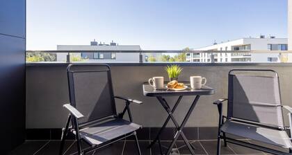 Bright Apartment for 4 by Renters