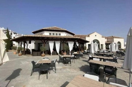 Villa | Outdoor dining