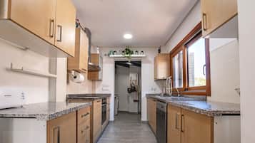 Vila | Dapur pribadi | Lemari es, microwave, oven, dan kompor