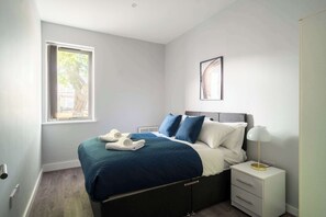 1 habitación, tabla de planchar con plancha, wifi y ropa de cama 