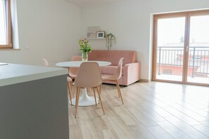Signature Apartment, Mountain View | Living area | Flat-screen TV - Relais del Parco Azzurro e Relais del Parco Rosa (L'Aquila)