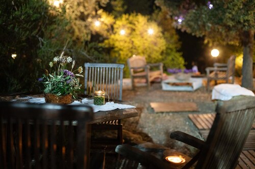 Villa, relaxation, private pool and tennis court, for families and groups of friends