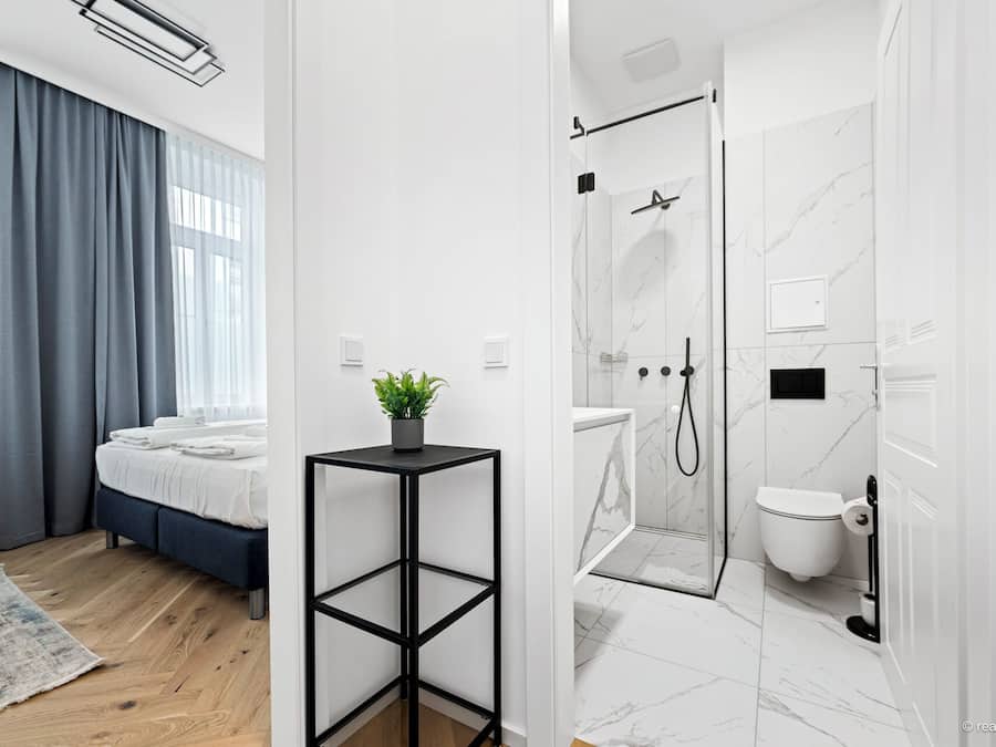 Basic Apartment, 1 Bedroom, Kitchenette | Bathroom