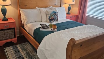 3 bedrooms, desk, iron/ironing board, free WiFi