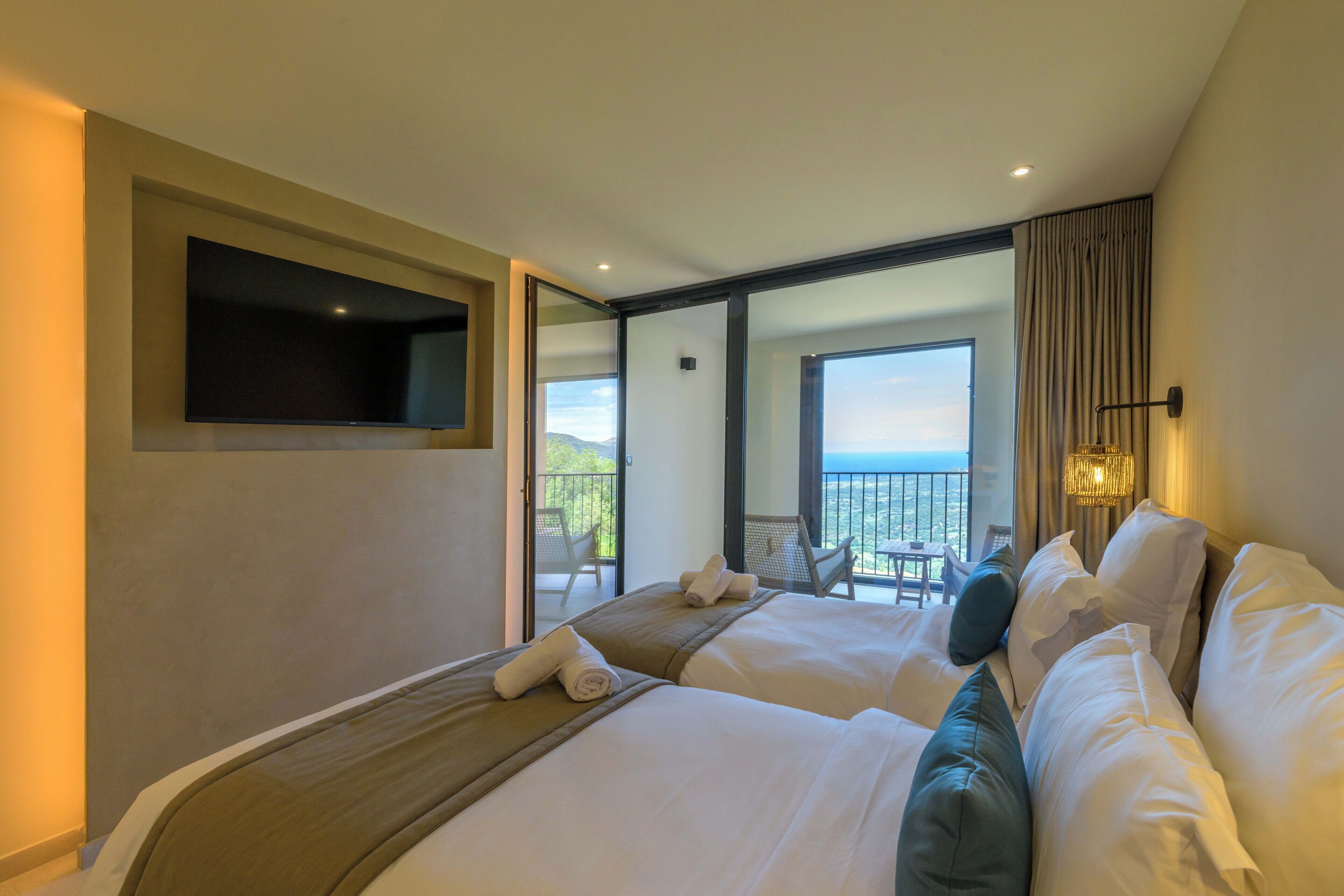 Værelse med 2 enkeltsenge - balkon - havudsigt | Minibar, pengeskab på værelset, skrivebord, gratis Wi-Fi