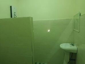 Shower, free toiletries, soap, shampoo
