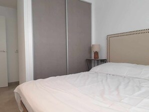 2 bedrooms, WiFi, bed sheets - Villa Amalia 23  - Ground floor pool views (Torrevieja)