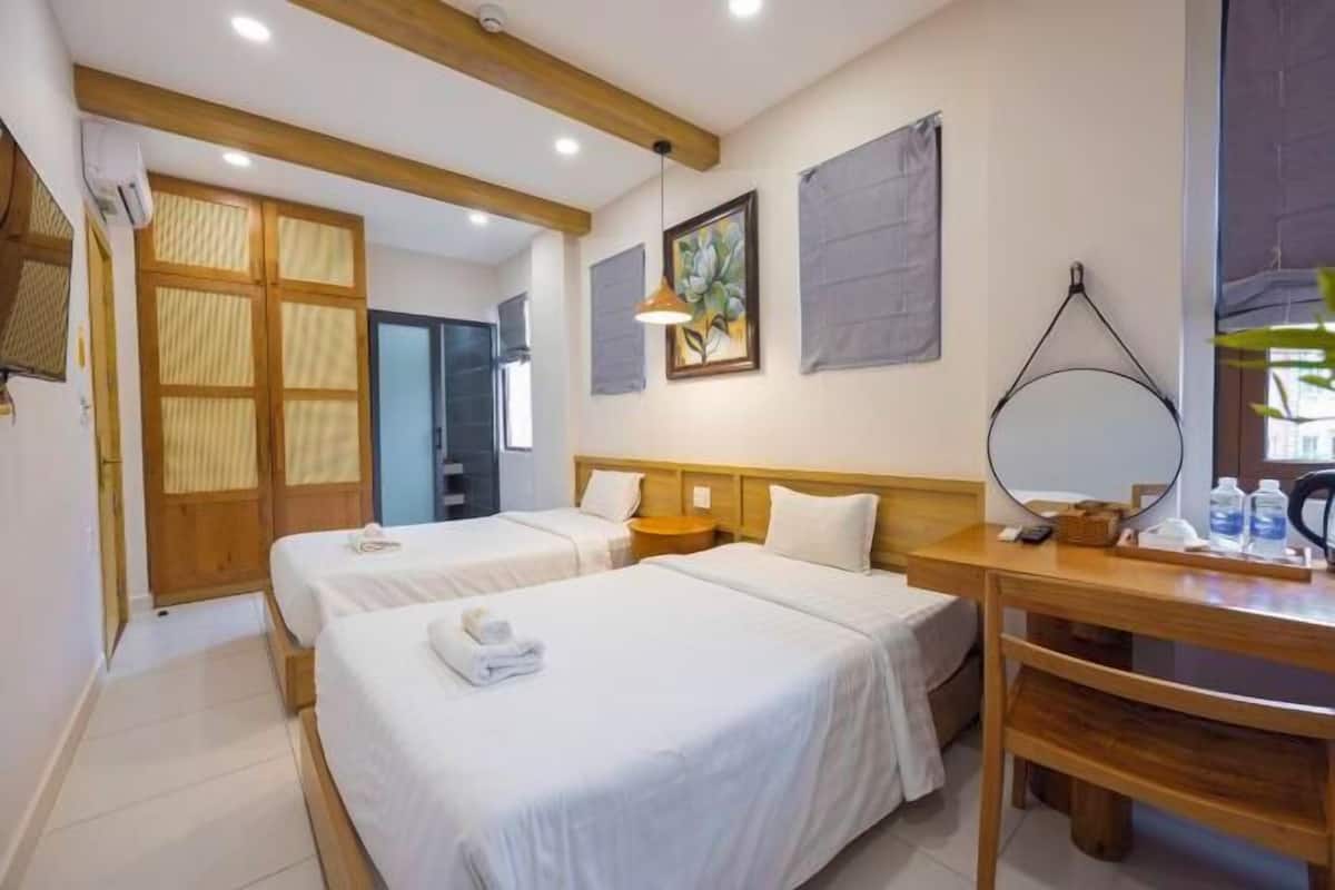 Memory foam beds, minibar, desk, laptop workspace