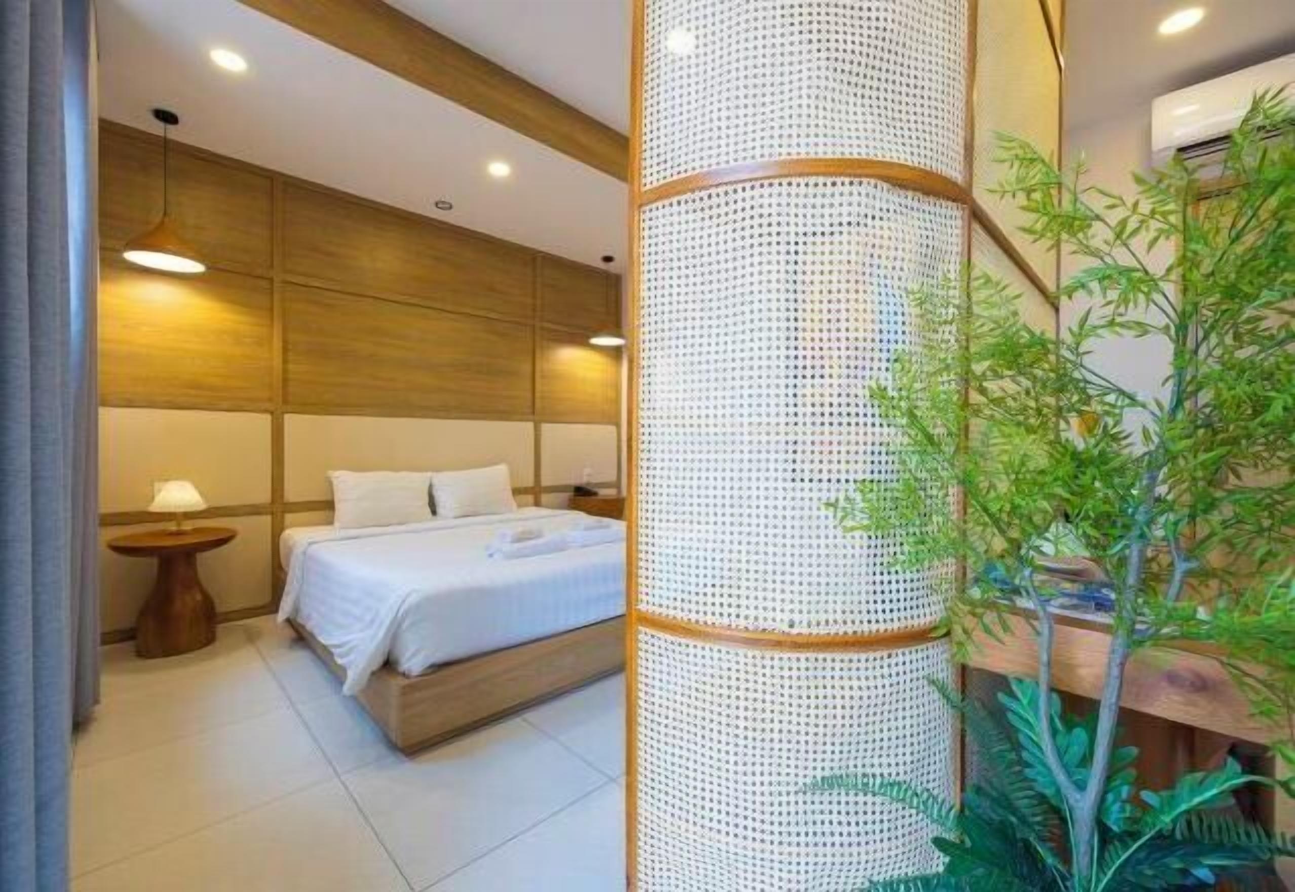 Memory foam-senger, minibar, skrivebord og skrivebord for bærbar PC