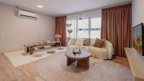 豪華公寓, 2 間臥室, 城市景 | 客廳 | LED 電視