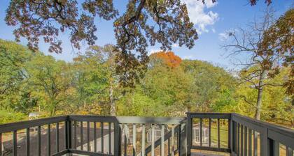Spacious Irvington Home: Porch and Parking