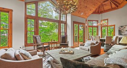 🌲 Rustic & Comfy 5BR Retreat | 🛗 Elevator | 🎱 Game Room | ♨️ Hot Tub | 🐾 Pets OK