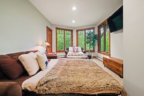 5 bedrooms, iron/ironing board, travel crib, free WiFi