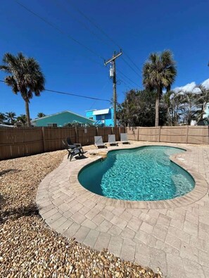 A heated pool - Luxury Private Home Pool Heated 1 Block to Beach (Fort Myers Beach)
