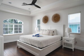 3 habitaciones, tabla de planchar con plancha, wifi y ropa de cama