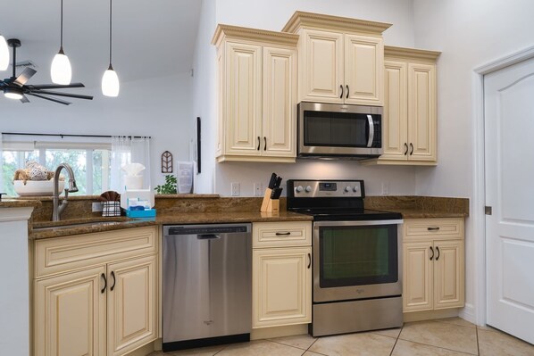 Fridge, microwave, oven, stovetop - Luxury Private Home Pool Heated 1 Block to Beach (Fort Myers Beach)