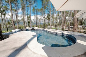 Piscine extérieure, piscine chauffée