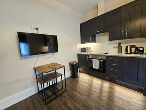 Fridge, microwave, oven, dishwasher - Brighton City Centre 1 Bedroom Flat BN145WES06 (Brighton and Hove)