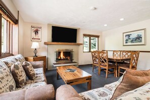 TV, fireplace, offices - Ramshead: Main Floor: Ski in Ski Out (Boyne Falls)