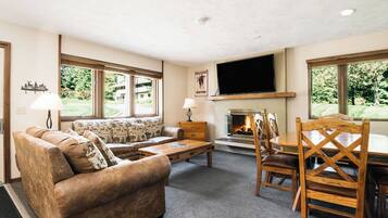 TV, lareira, escritórios