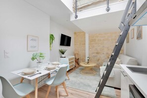 Family Apartment (8) | Living area