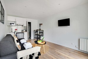 City Studio (1) | Living area - Résidence EUGENE (Le Kremlin-Bicetre)