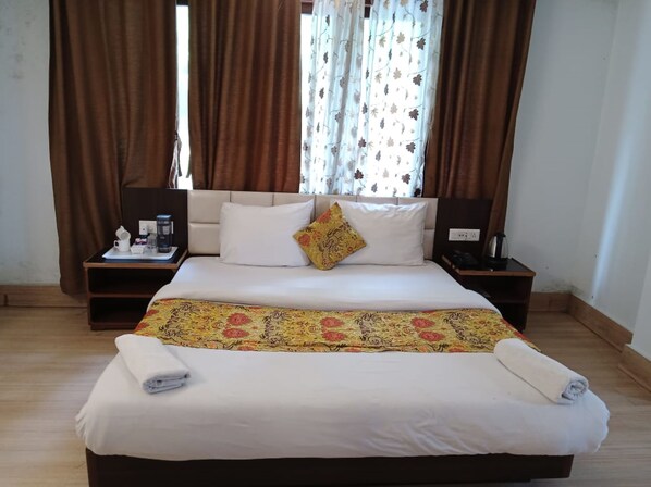 Deluxe Double Room | Egyptian cotton sheets, premium bedding, down duvets, memory-foam beds