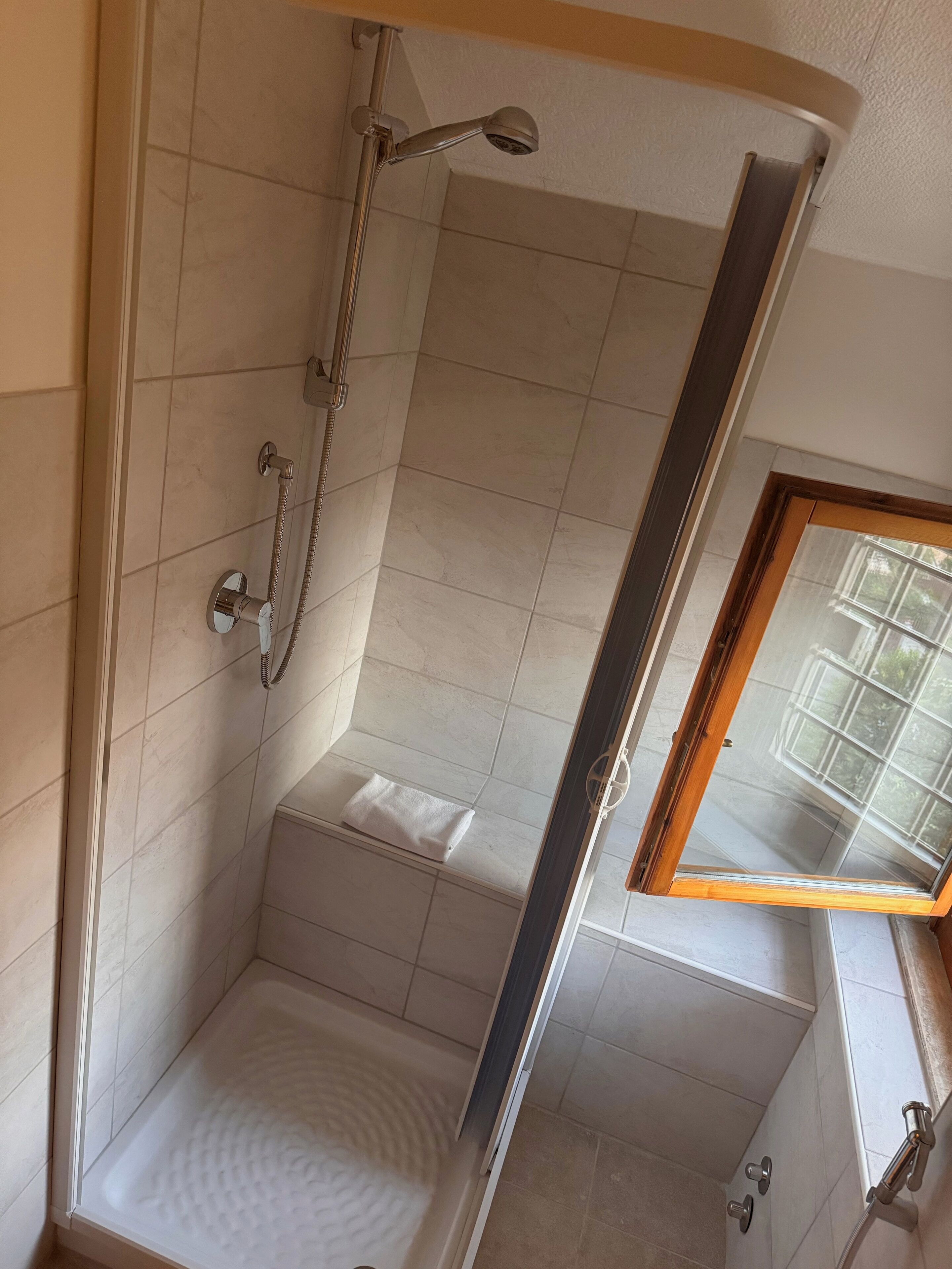 베이직 트윈룸 | 욕실