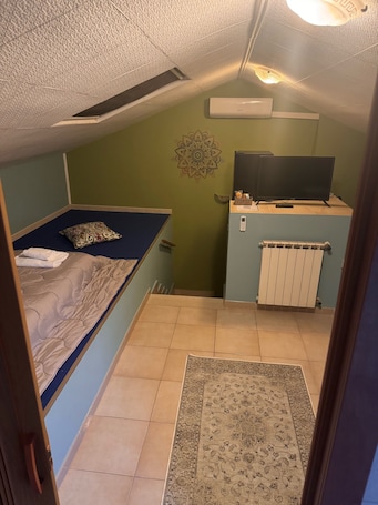 Basic Twin Room | Free WiFi