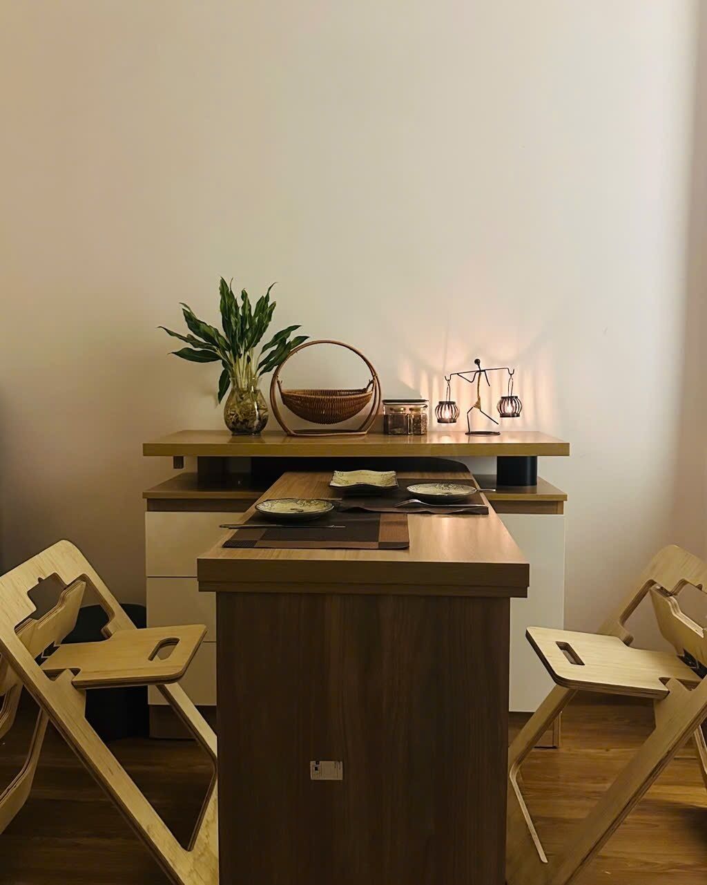 Deluxe studio suite | Privékeuken | Een koelkast met diepvriezer, een microgolfoven