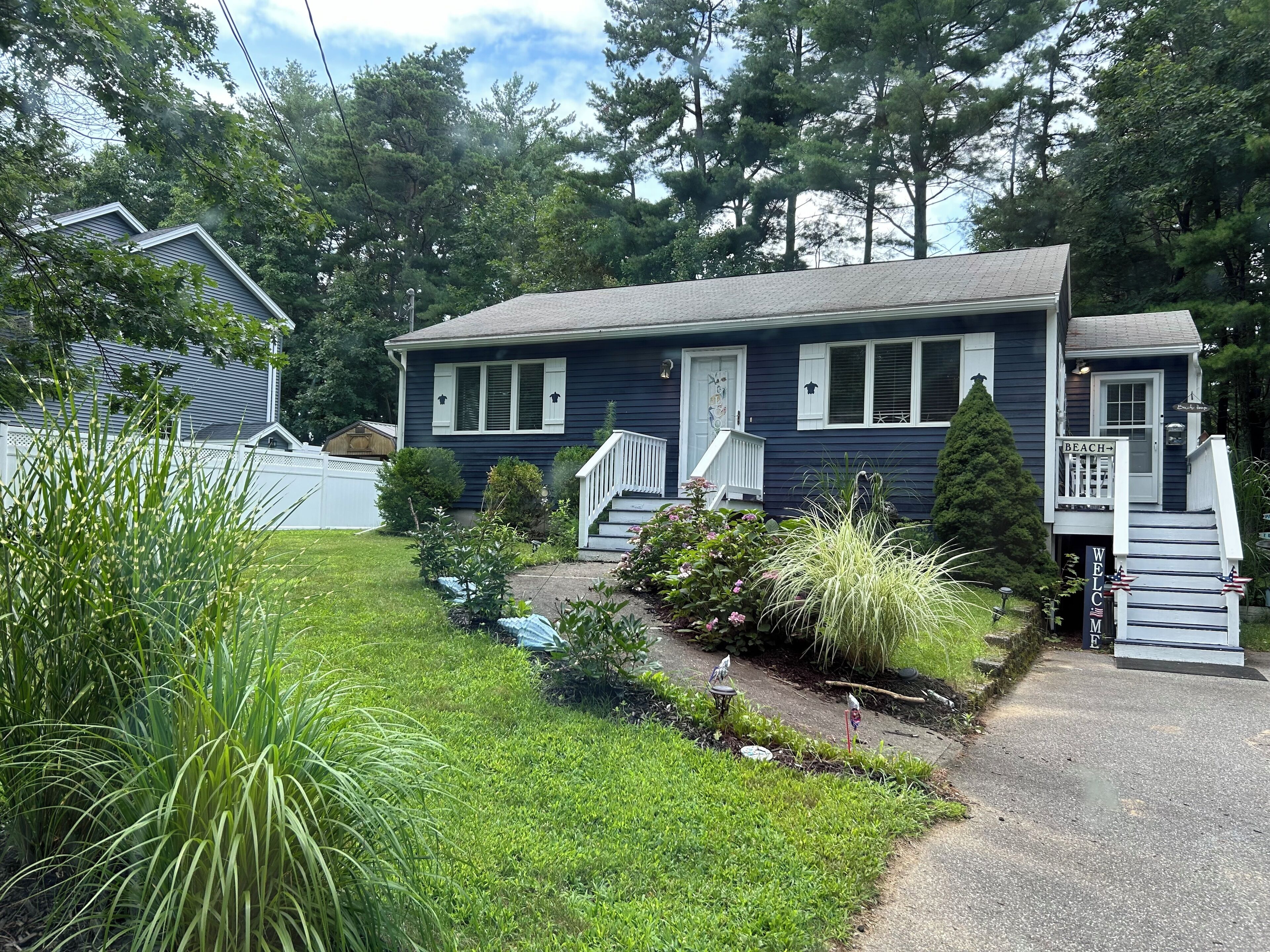 Spacious 4-bedroom house in charming Wells with AC, full kitchen, WiFi