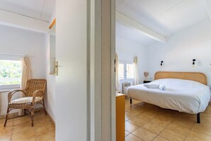 3 bedrooms, iron/ironing board, travel cot, WiFi