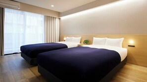 Deluxe Theater 1Bedroom with 3Beds | 1 bedroom, desk, blackout drapes, iron/ironing board