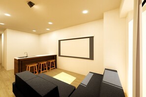 Deluxe Theater 1Bedroom with 3Beds | Living area