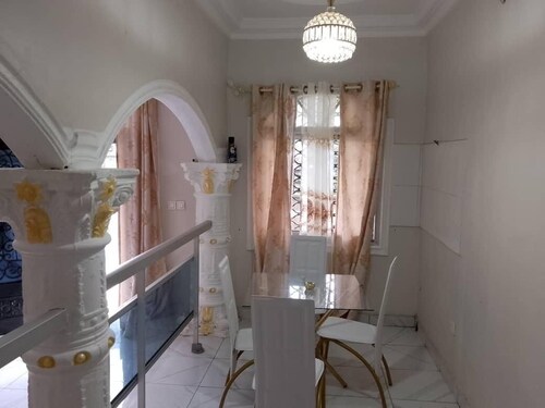 Cozi and comfortable guesthouse located at Mile 4 Limbe. Friendly and welcoming