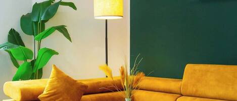 تلفزيون، ألعاب فيديو، كُتُب