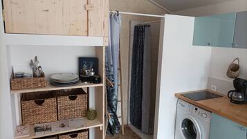 Comfort Double Room, 1 Double Bed, Garden View | Bathroom | Hair dryer, towels, toilet paper