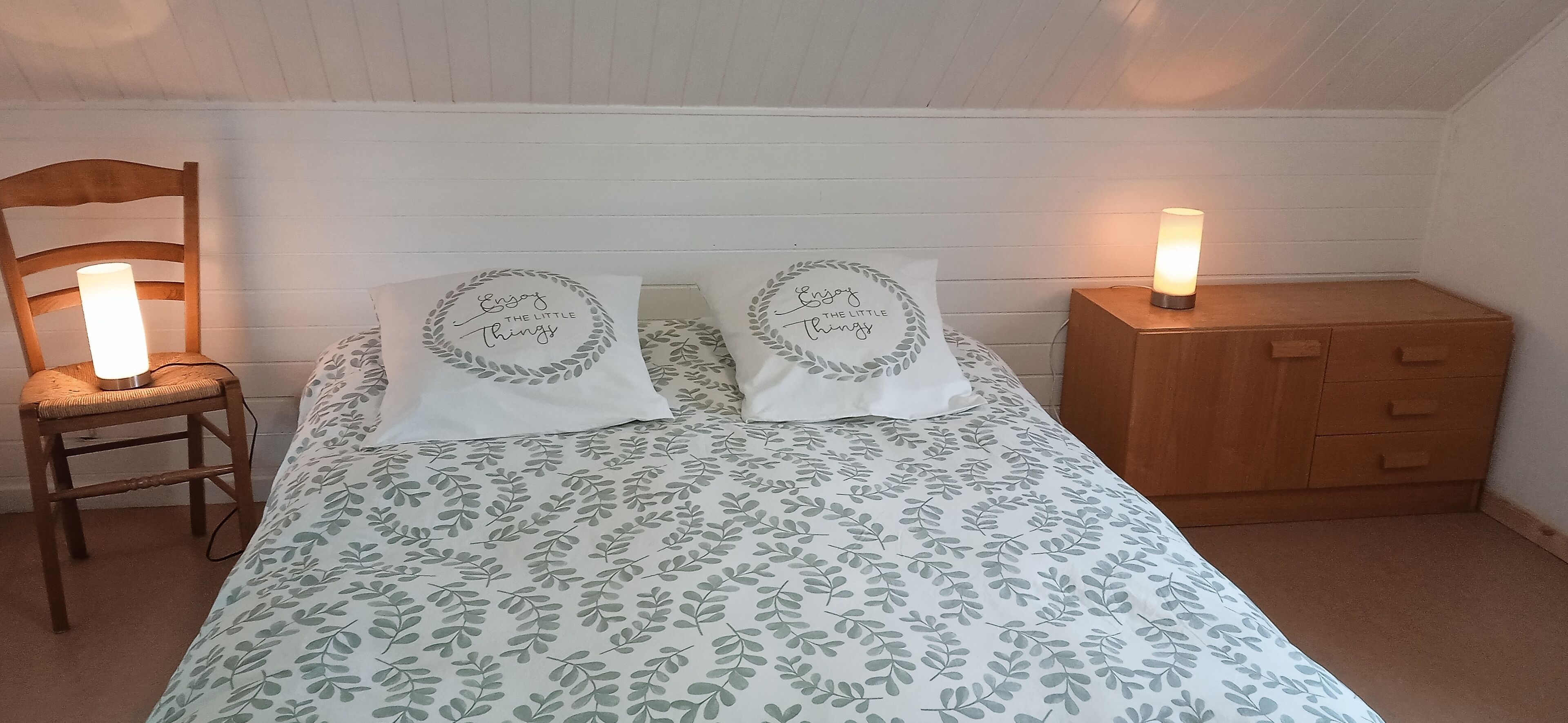 Chambre Double Confort, non-fumeurs, vue montagne | Rideaux occultants, fer et planche à repasser, Wi-Fi gratuit